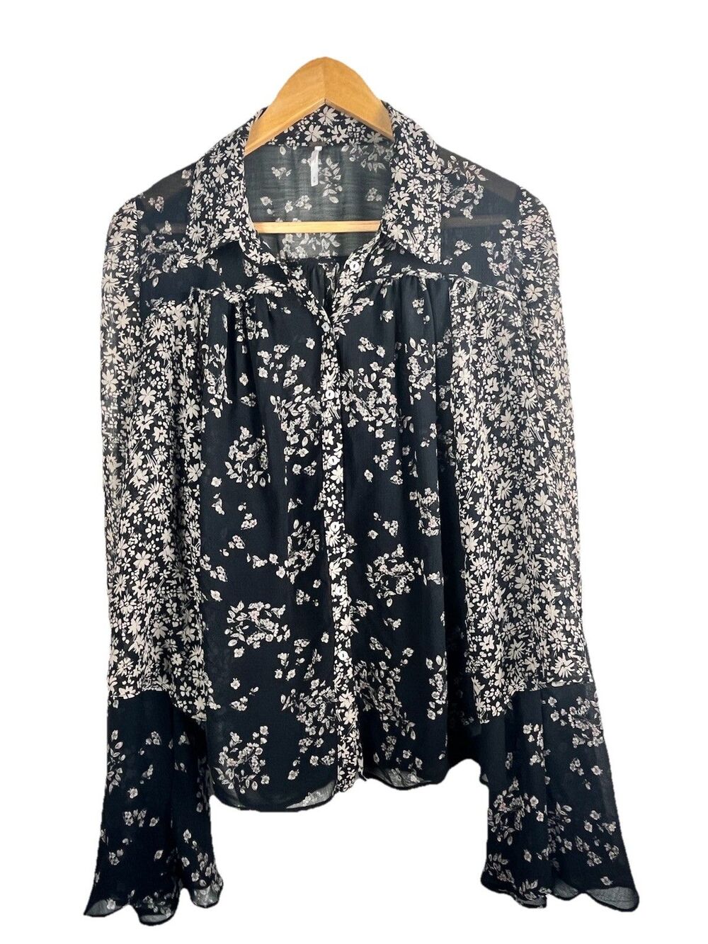 Free People Floral Sheer Bell Sleeve Button Front Boho Blouse Black Medium - Picture 11 of 11